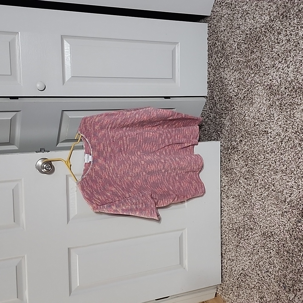 Women's sweater by Koret Francisca that I can not wear anymore, so I am selling.